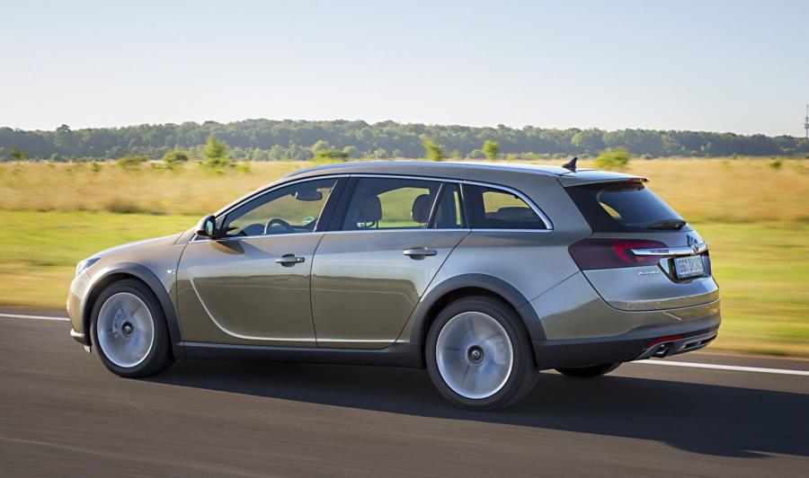  Opel Insignia Country Tourer 2013 года  (фото 2 из 26)